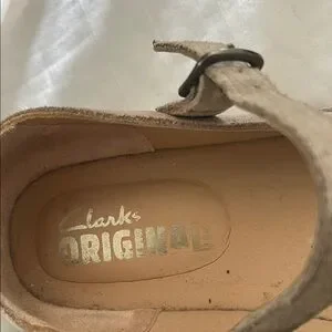 Clarks Tan Leather Flats Versatile Comfort